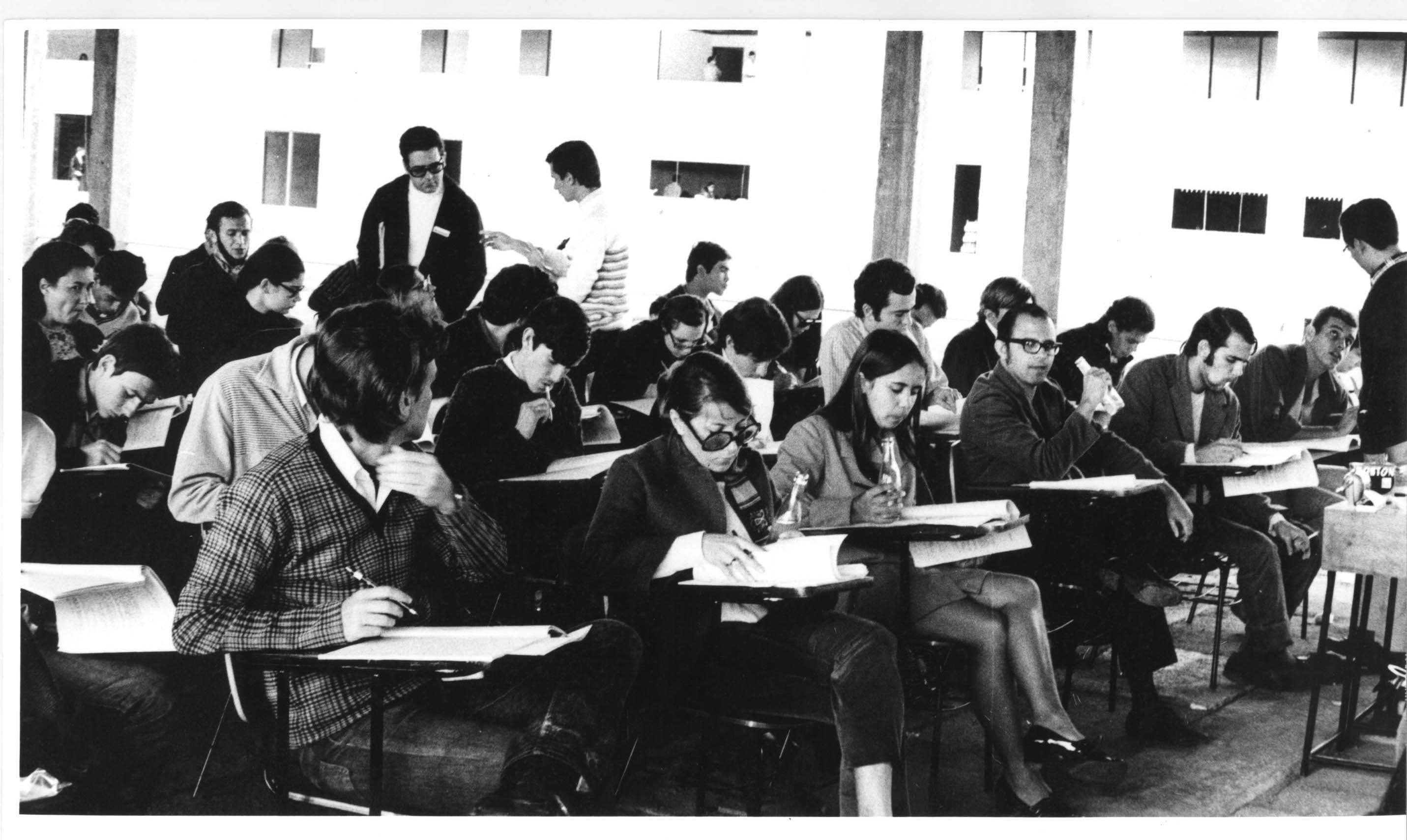 Vestibular para a UnB - candidatos fazendo provas, 1969